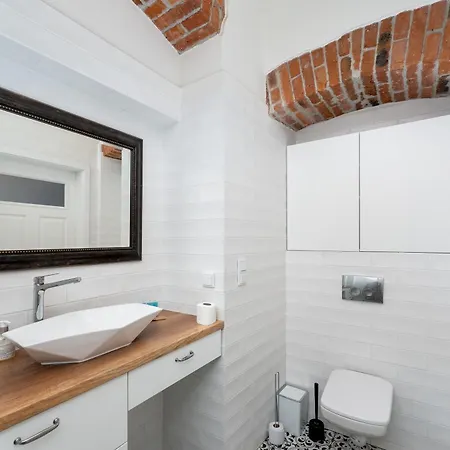 Old Town Modern Studio With Mezzanine