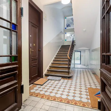 Old Town Modern Studio With Mezzanine Apartamento